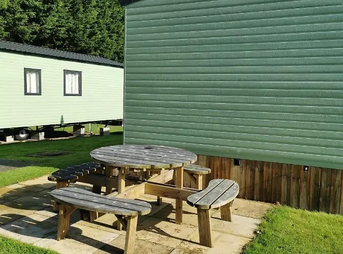 Woofles Luxury Caravan At Lido * Knaresborough