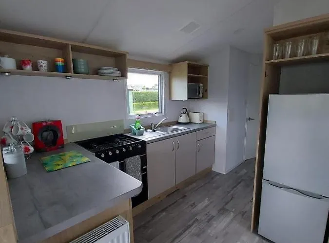 Woofles Luxury Caravan At Lido