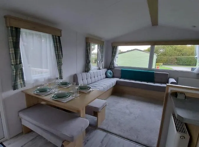 Woofles Luxury Caravan At Lido