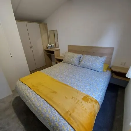 Woofles Luxury Caravan At Lido Apartment Knaresborough