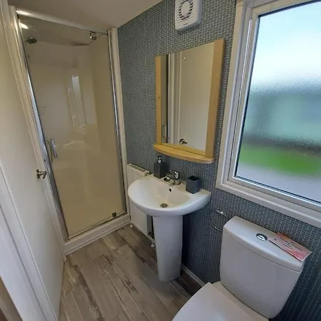 Woofles Luxury Caravan At Lido Apartment