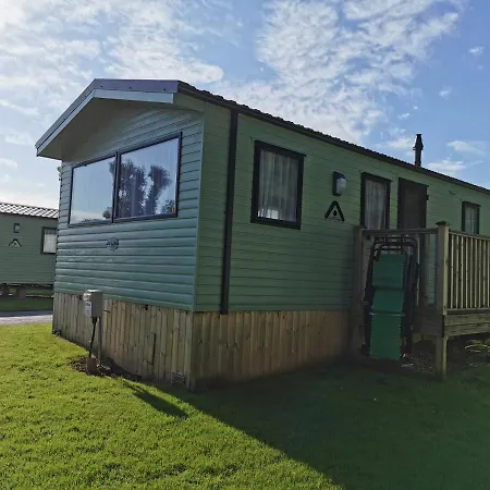 Woofles Luxury Caravan At Lido